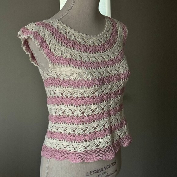 NWOT! Gorgeous Crochet Top in Pink and Cream - Size Small - Picture 5 of 9